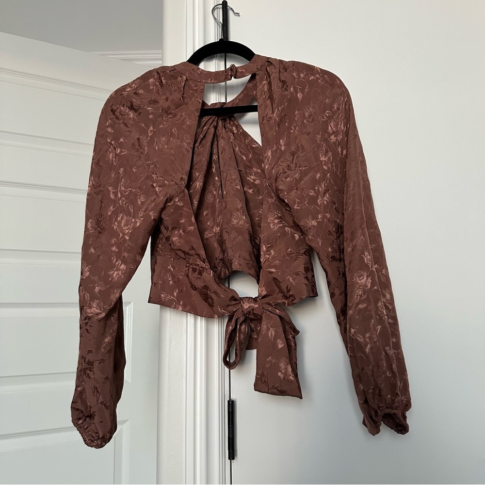 Astr Betsy Floral Cutout Long Sleeve Top in Brown Jacquard Blouse Size Small - Picture 8 of 8